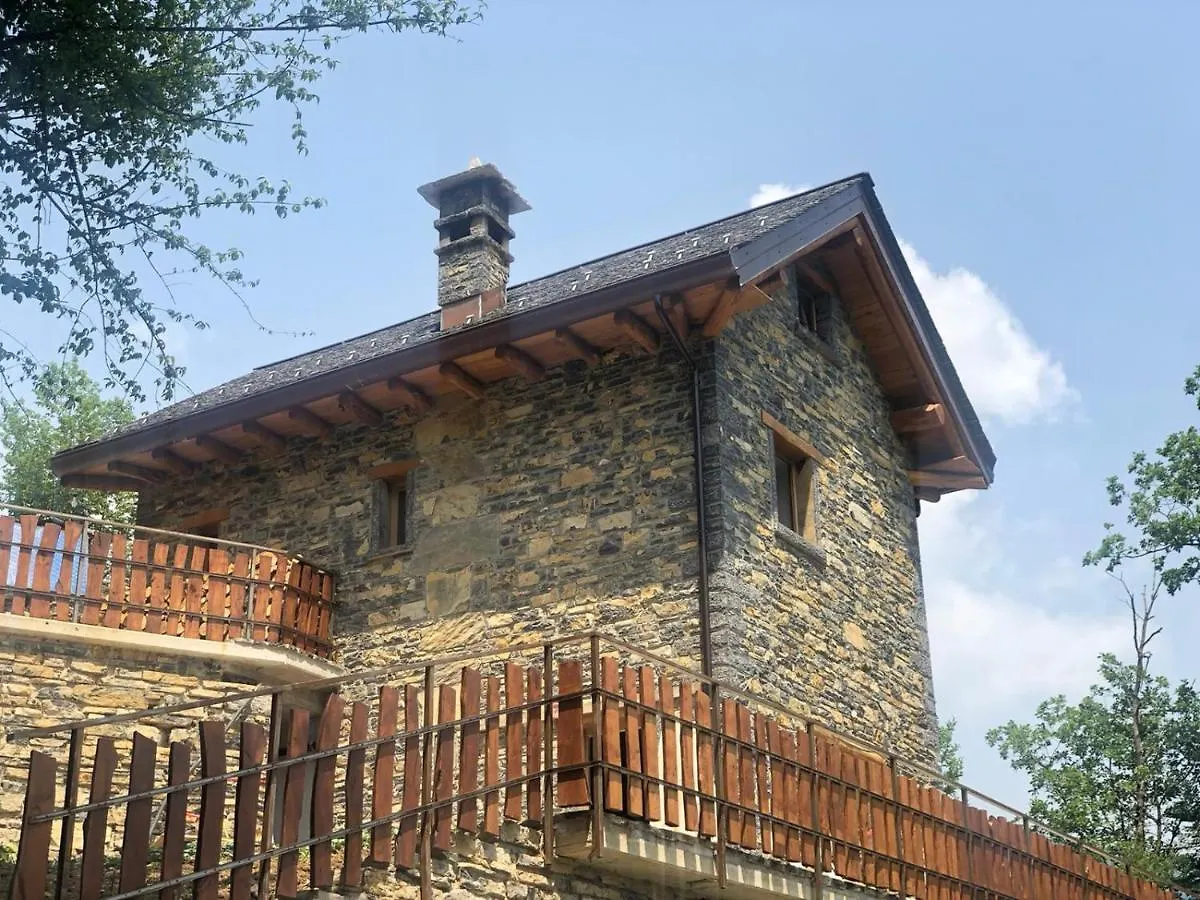 La Torre Del Manghen: Agri-Alloggio Indipendente Rota d'Imagna