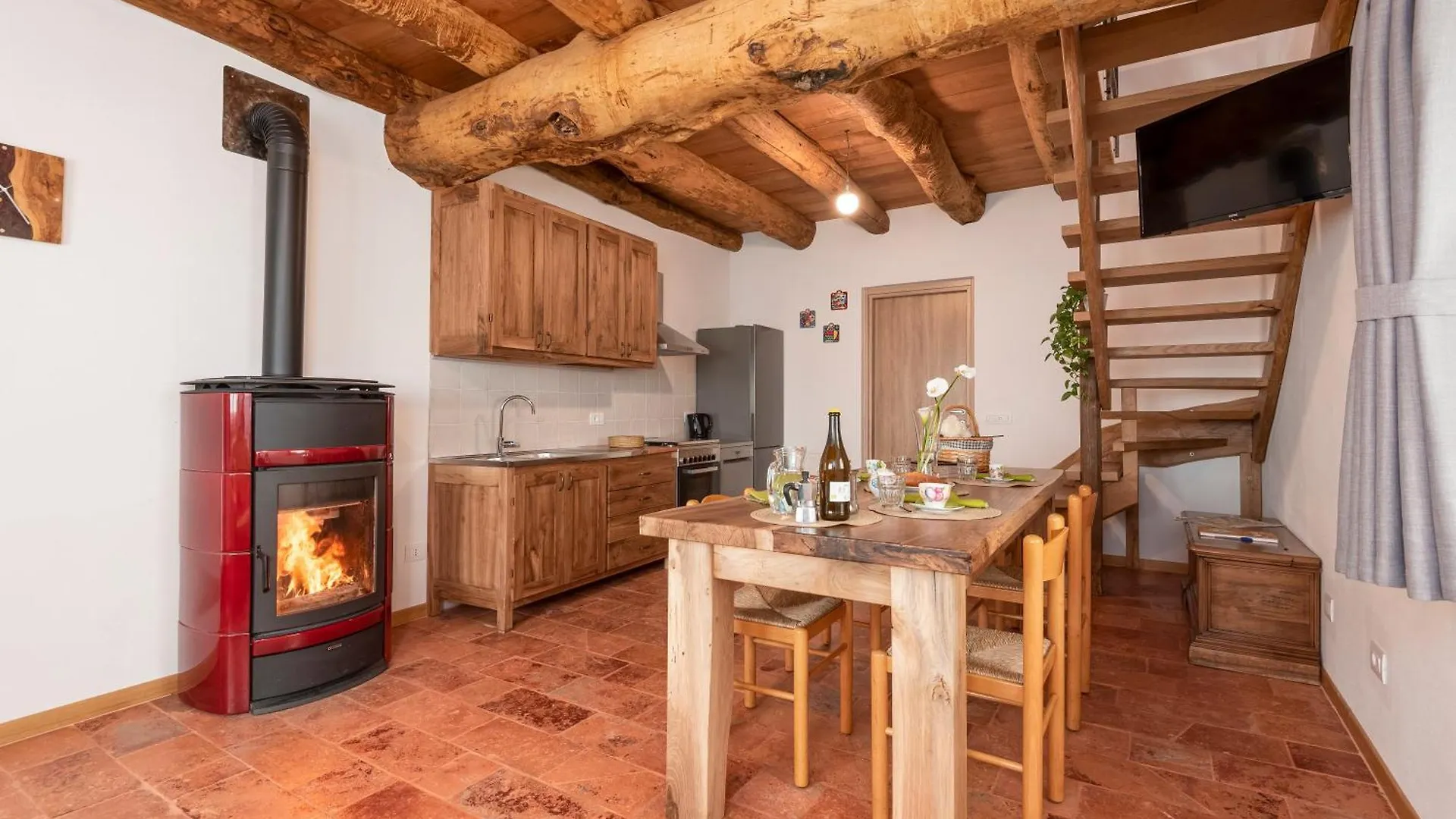 La Torre Del Manghen: Agri-Alloggio Indipendente Rota d'Imagna Chalet